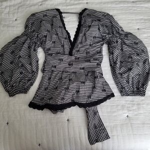 Long sleeve puffy Blouse